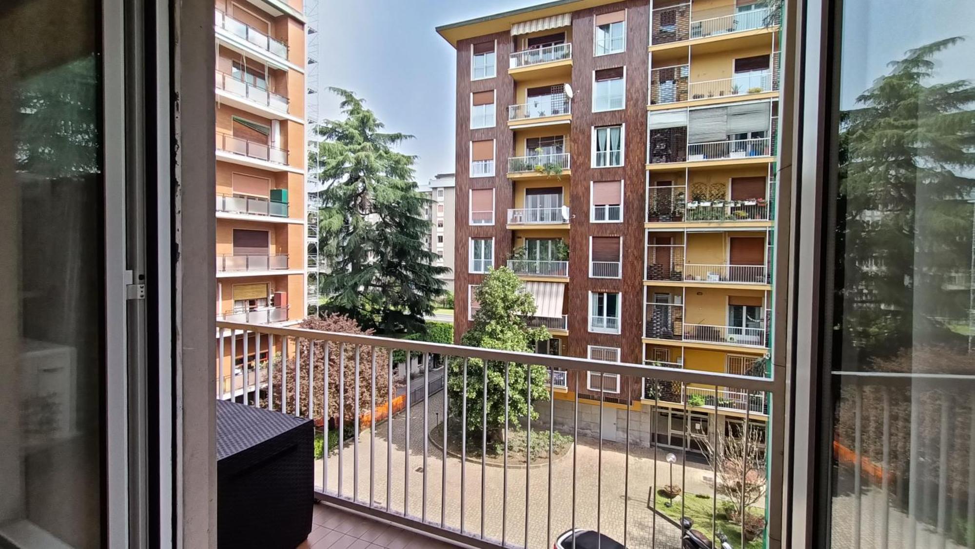 Sahi - Via Dei Ciclamini Mm1 Primaticcio, Stadio San Siro, Ospedale San Carlo Milano Esterno foto